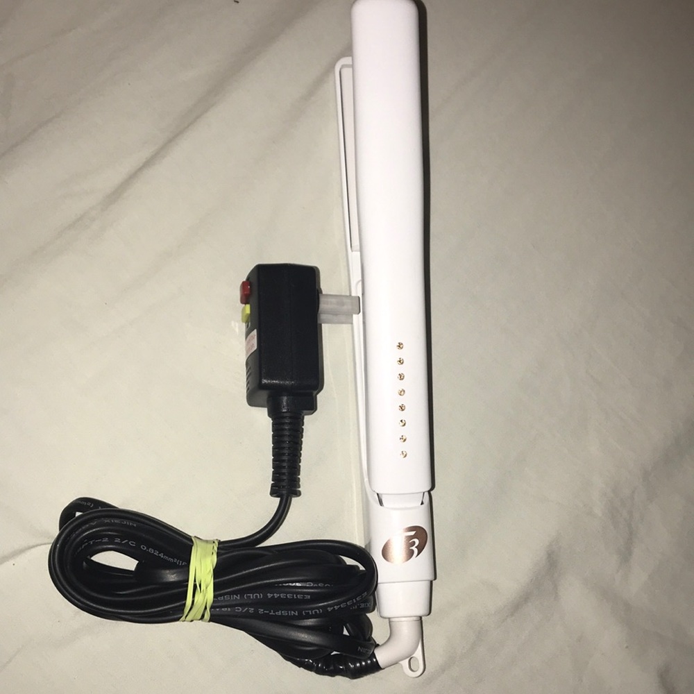 T3  Straightening and Styling Iron